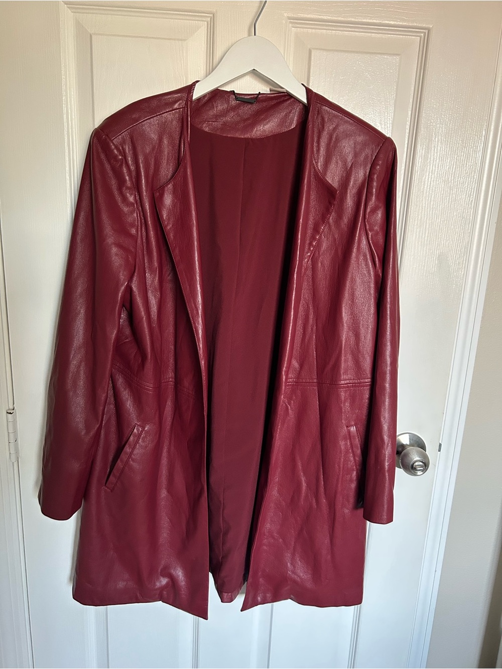 Chico's Size 2 Open Front Longline Deep Burgundy Faux Leather Blazer 90’s Y2K